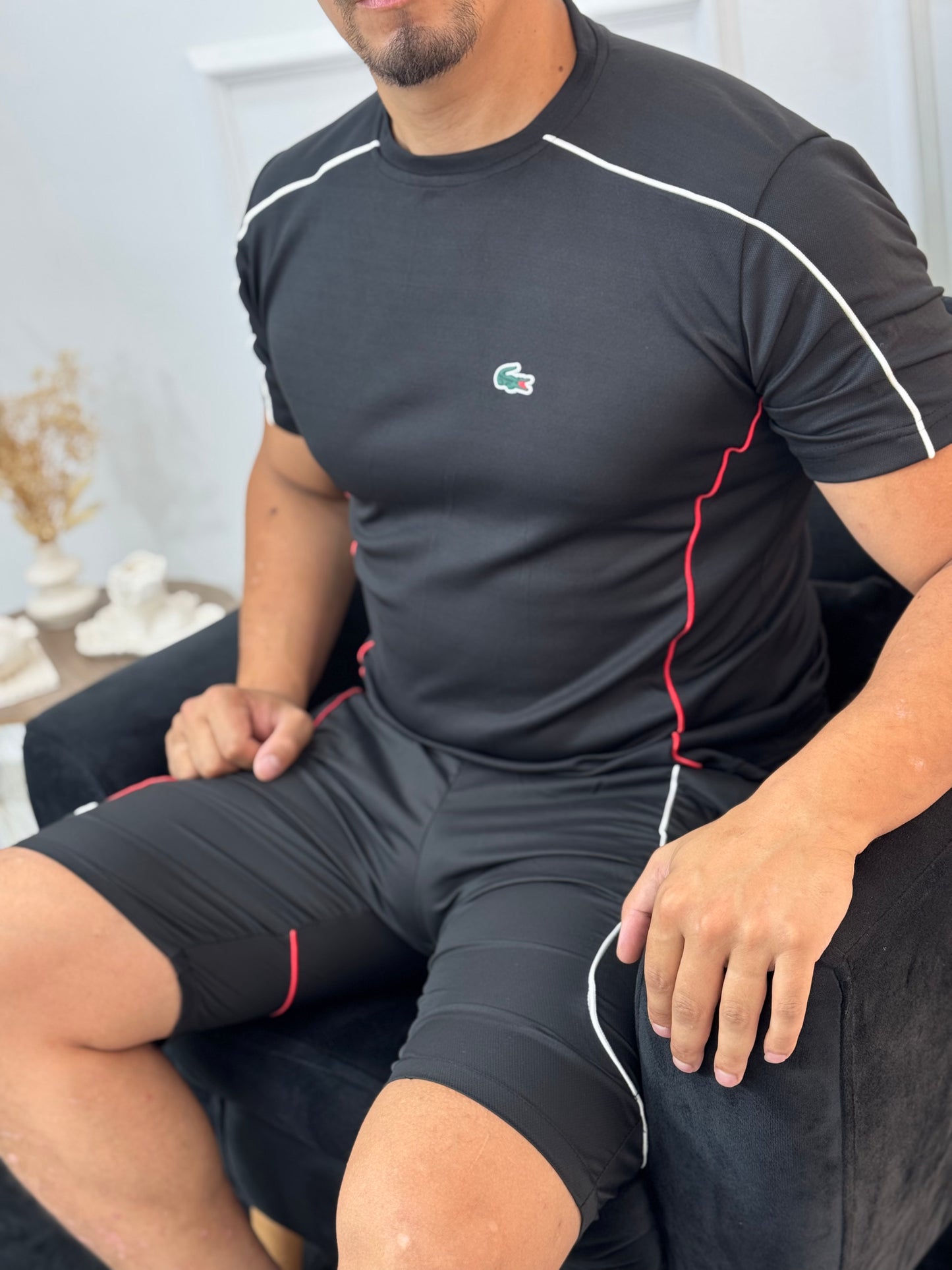 طقم رياضي رجالي أنيق من لاكوست - ستايل وأناقة في كل حركة promotion