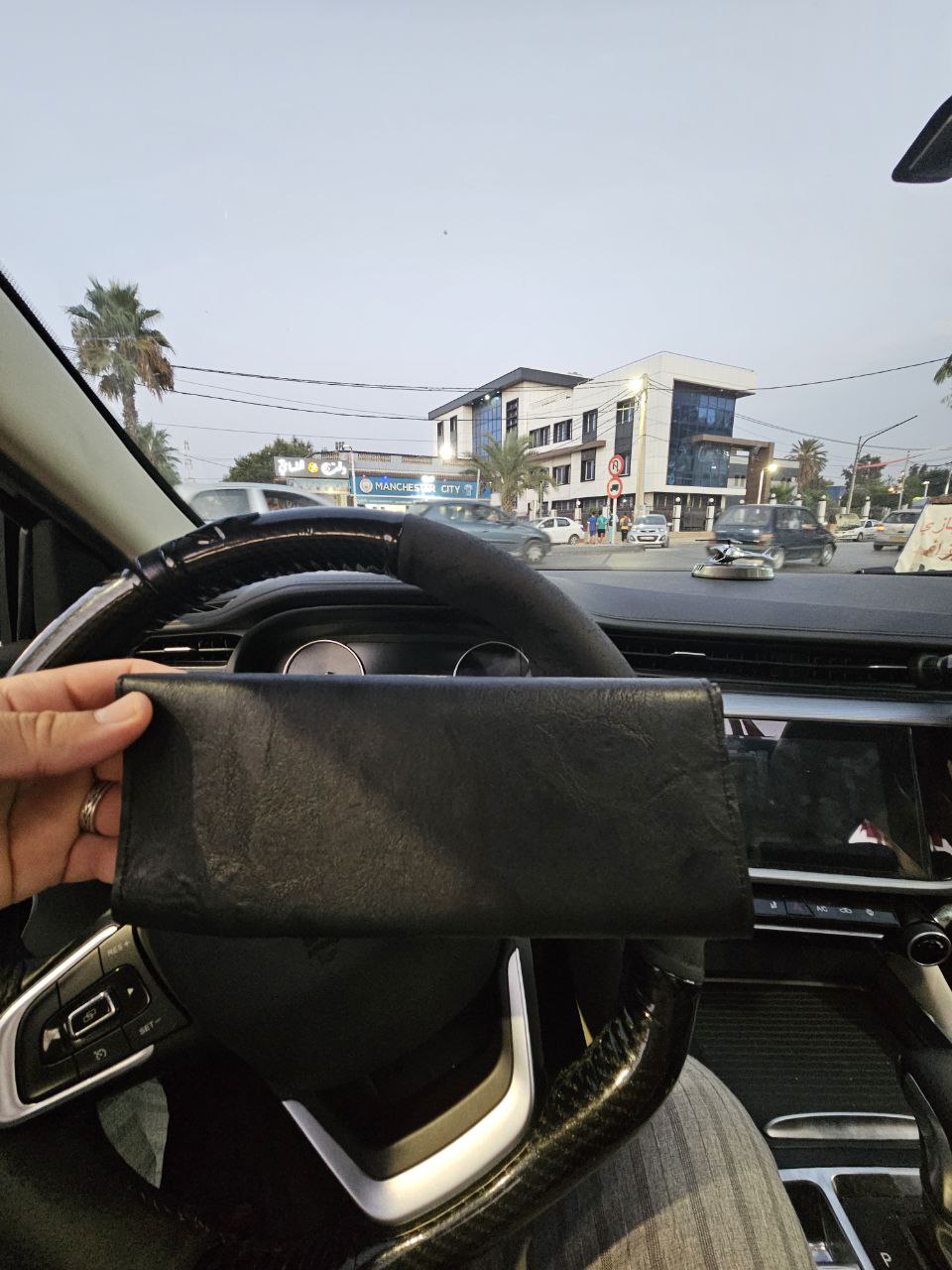 محفظة وثائق السيارة الفاخرة