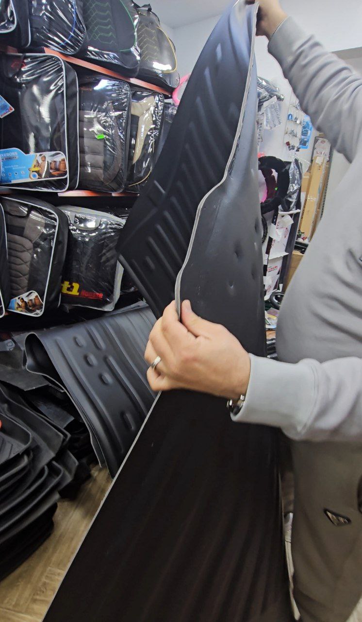 فرش صندوق السيارة المطاطي الفاخر